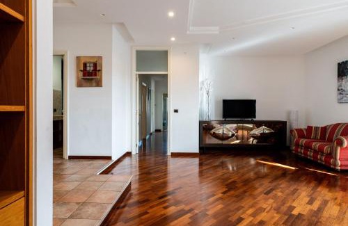 Municipio 2 Apartment | Nicol House Luxury in Bari by BarbarHouse