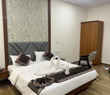 Parsivni Hotel | Nicolas Farm & Resort