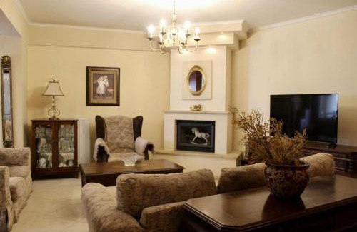 Nafpaktos Apartment | Nicole's home!