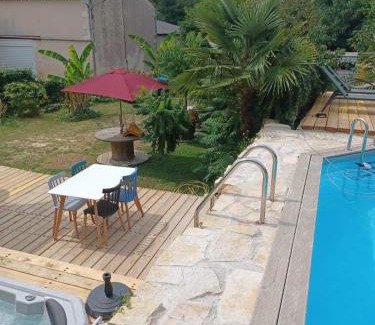 Saint-Amant-de-Bonnieure House | Nid Charentais Angouleme pool jacuzzi