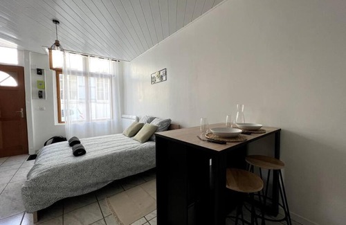 Villeneuve-sur-Yonne Apartment | Nid de Villeneuve - 2 pers.