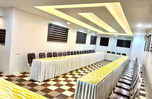 Kuppaayil Hotel | NIDHI RESIDENCY