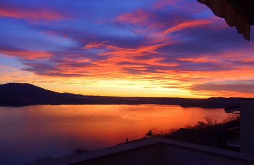 Carcioni Apartment | "NIDO SUL LAGO" exclusive Attiko with fantastic sea and panoramic views