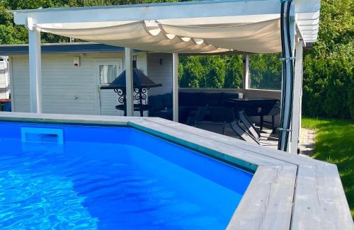 Zarnowica House | Niebiańskie Zacisze-Domki z Sauną i Basenem