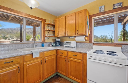 Indian Cove Cabin | Night Sky ✫ 10 Private Acre ✫ Sky Bed ✫ Sleeps 6 ✫ Explore 29 Palms