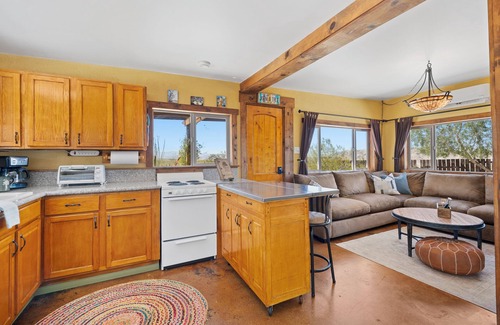 Indian Cove Cabin | Night Sky ✫ 10 Private Acre ✫ Sky Bed ✫ Sleeps 6 ✫ Explore 29 Palms