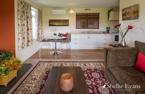 Twizel House | Night Sky Cottages - Kea Cottage - LUXURY