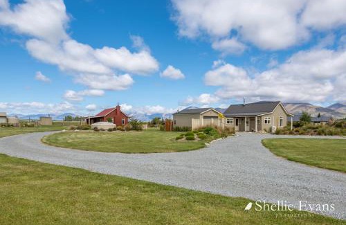 Twizel House | Night Sky Cottages - Kea Cottage - LUXURY