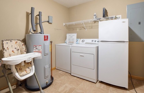 Lakeside Estates House | Night Sky' Private Hot Tub Private Dock W/Electric near Jump'n Bridge