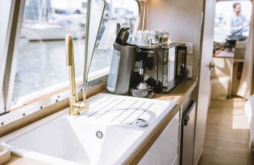 Bassins a Flot Boat Rental | Nightboat Péniche