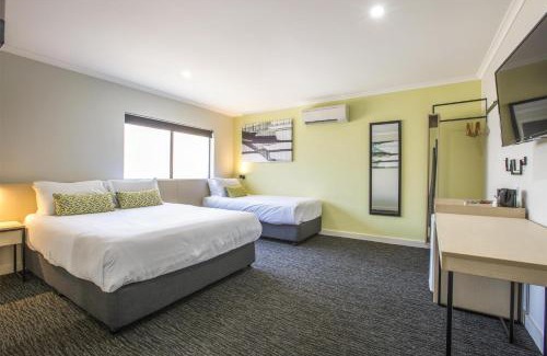 St Clair Hotel | Nightcap at Blue Cattle Dog Hotel