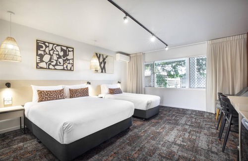 Garbutt Hotel | Nightcap at Dalrymple Hotel