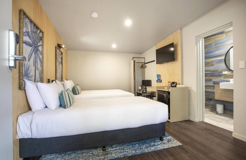 Cardwell Hotel | Nightcap at Marine Hotel