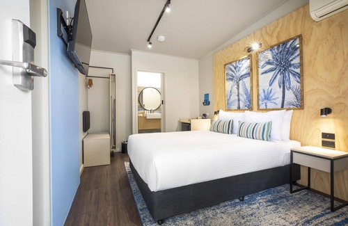 Cardwell Hotel | Nightcap at Marine Hotel