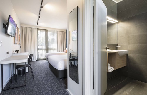 Noble Park Hotel | Nightcap at Sandown Park Hotel