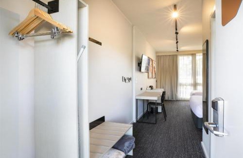 Noble Park Hotel | Nightcap at Sandown Park Hotel