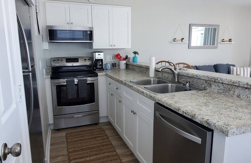 North Carolina Coast Condo | Nights on the North End-Steps to the Beach, Pool & Pier