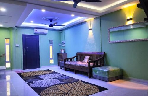 Kusial House | Nik Homestay