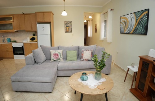 Kariotai House | Nikis Country House - Lefkada BnB Private Parking
