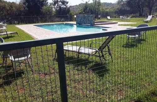 Broederstroom Bed & Breakfast | Nikita Portuguese Restaurant and Motel