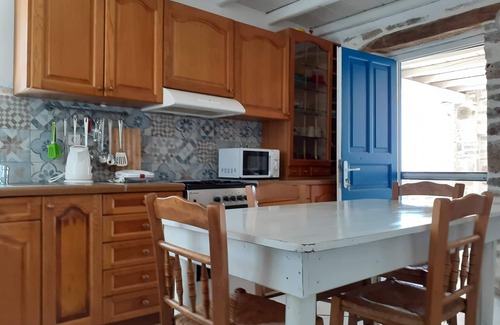 Paros Villa | NikoRamaVilla Swimming pool and BBQ with sea and mountains view