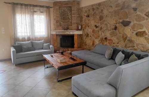 Bralos House | Nikos House Megara