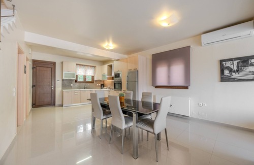 Palaiokastro Villa | Nikos Villa in Palaiokastro near the beach and taverns