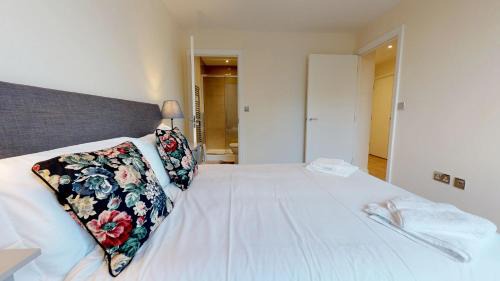 Welwyn Garden City Apartment | NIKSA Serviced Accommodation - Welwyn Garden City Business Park