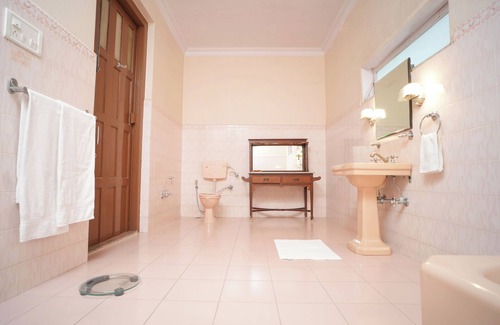 Bhavnagar Hotel | Nilambag palace