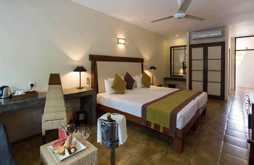 Irrakkakandi Hotel | Nilaveli Beach Hotel