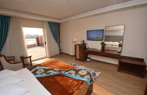 Shubra al Khaymah Hotel | Nile Transport Hotel