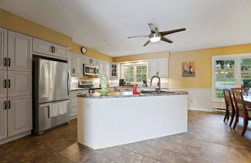 Kirkfield Cottage | Nimalan · Cozy Waterfront Cottage on Mitchell Lake