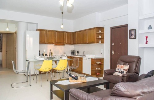 Paralia Vergas Apartment | Nina's Villa, Cosy Seaview Retreat