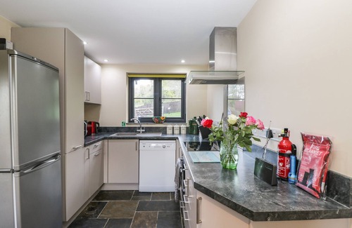 Marlborough Cottage | NINE ACRES BARN, with a garden in Marlborough, Wiltshire