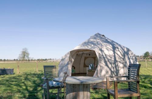 Brackley Other | Nine Acres, Hot Tub, peaceful