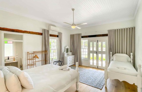 Lovedale House | Nine Hunters