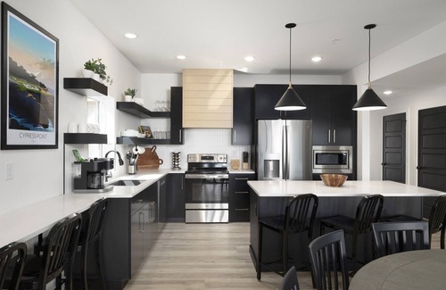 Oliver House | Nine Lakefront Homes (sleeping 223) in Rocky Shores w/n 500ft