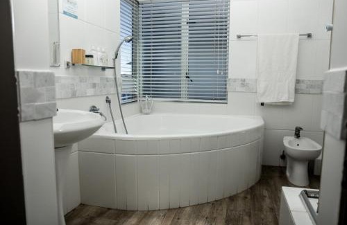 Jeffreys Bay Bed & Breakfast | Nine on Uys street B & B