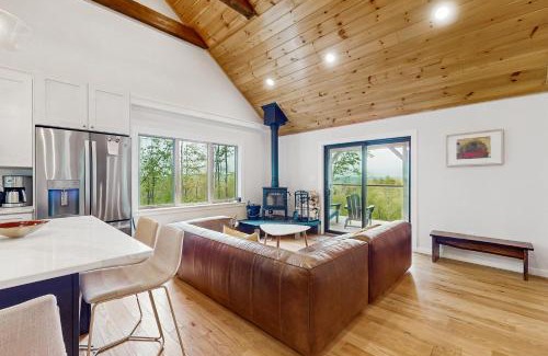 Mount Holly House | Ninevah Vista Getaway