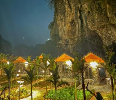 Hoa Lu Bed & Breakfast | Ninh Binh Mountainside Bungalow