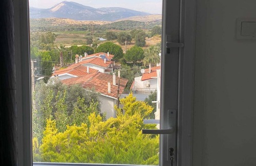 Ildır Koyu House | Nino’s Seaview House with Balcony & Garden