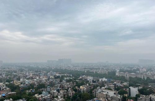 Greater Noida Apartment | Nirvana by Urban Retreat Suite Near Expo Mart