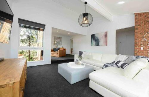 Frankston House | Nirvana Retreat