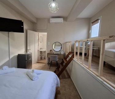 Chios Hotel | Nisaki City Vibes