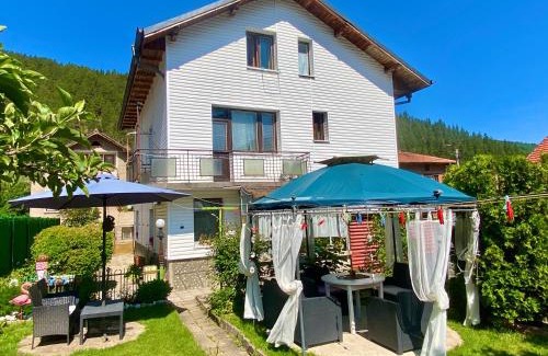 Beli Iskar House | Niya Guest House