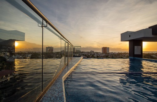 Diaz Ordaz Apartment | Niza Five Luxury Beach Apartments