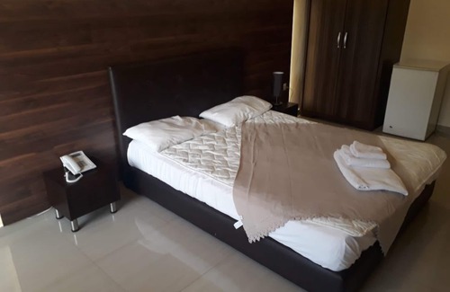 Zouk El Kharab Hotel | Nj Hotel