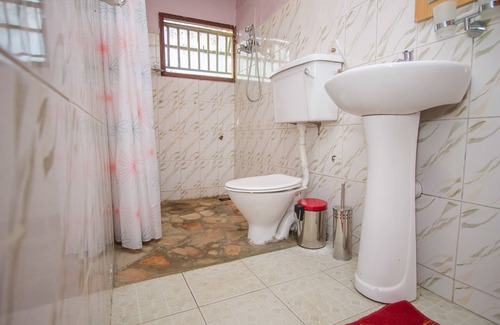Kasese Hotel | Njovu Park Lodge