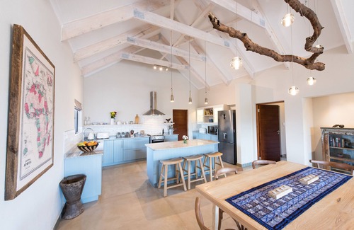 Hoedspruit House | Nkanyi House-luxury eco-friendly house on a wildlife estate near Kruger Park.