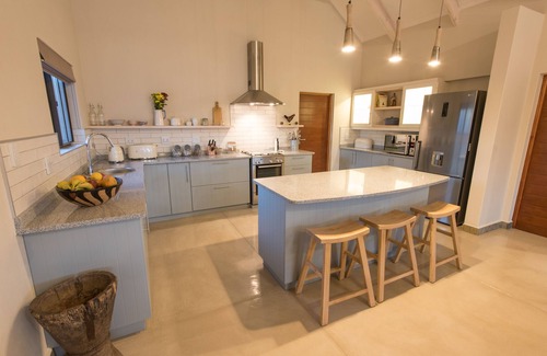 Hoedspruit House | Nkanyi House-luxury eco-friendly house on a wildlife estate near Kruger Park.